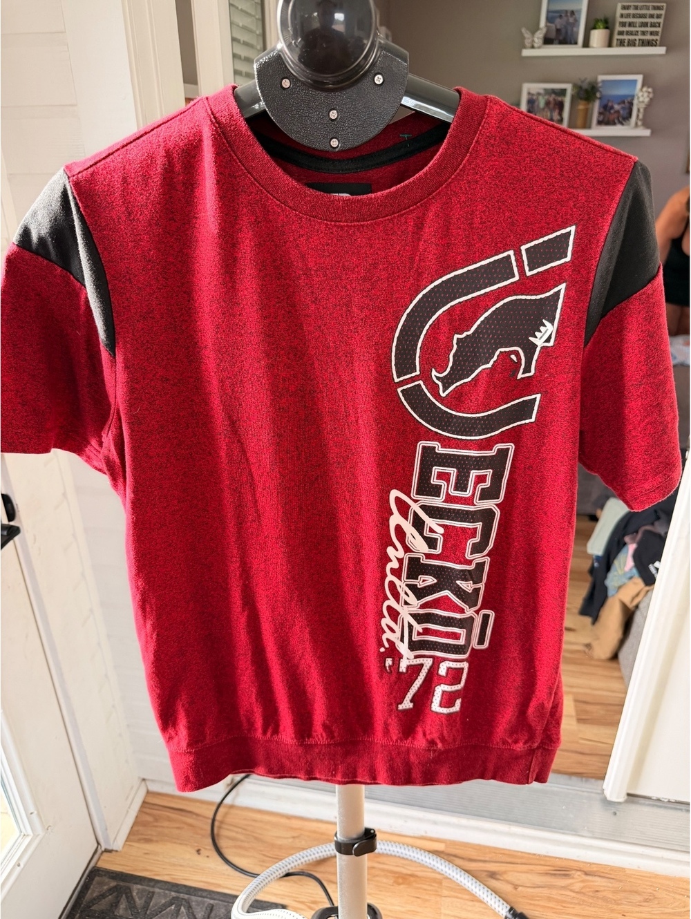 Ecko Unltd. Men's Short Sleeve shirt Small Red Black Logo